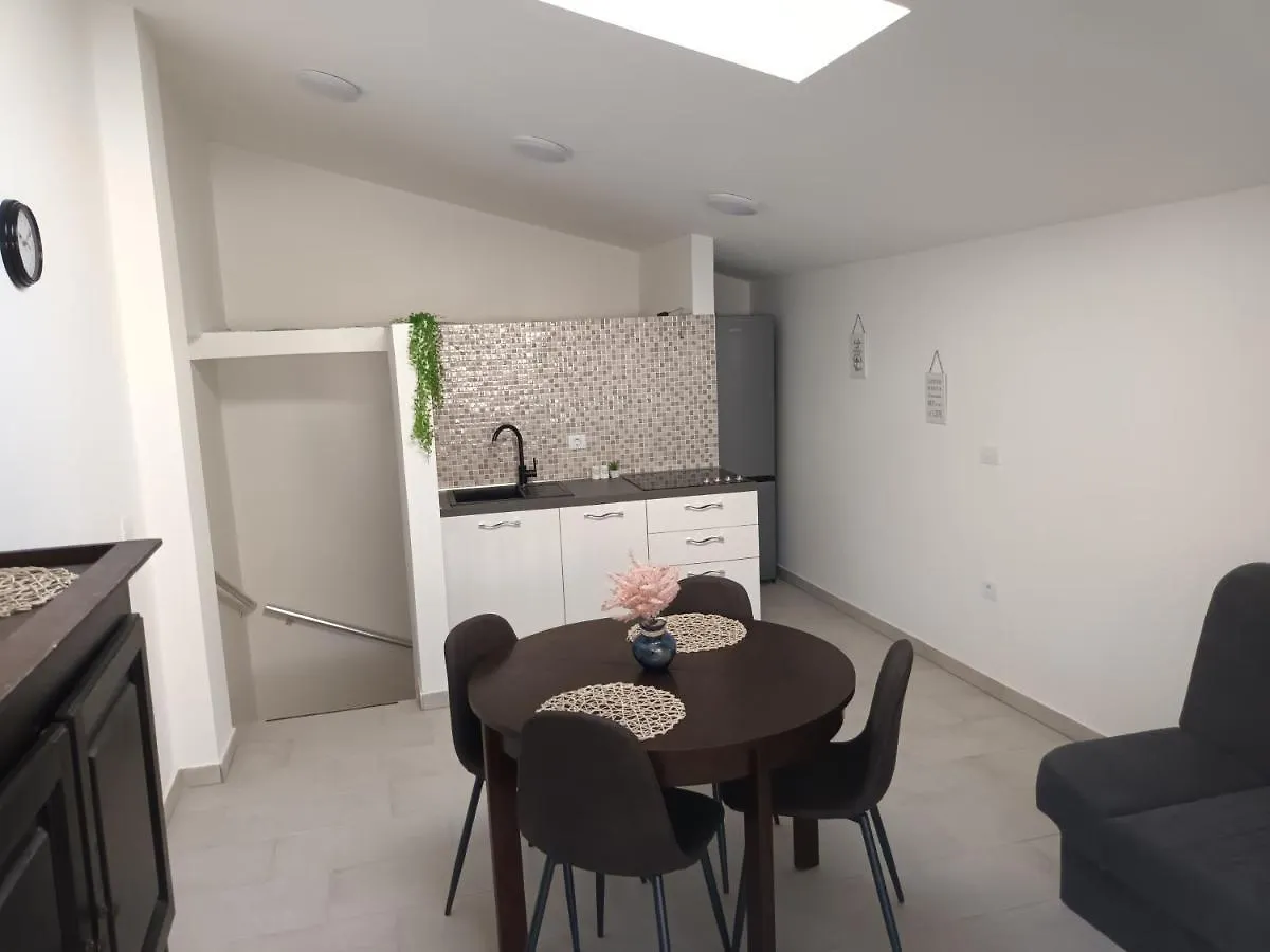 Apartment Penthouse & Apartment Studio Franci Pag Town 0*,  Chorvatsko