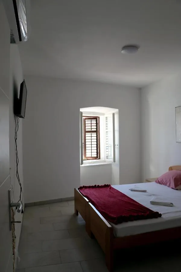 Apartment Penthouse & Apartment Studio Franci
