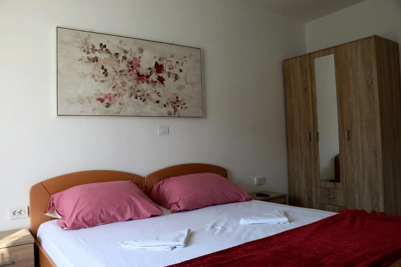 Apartment Penthouse & Apartment Studio Franci 0*, Pag Town